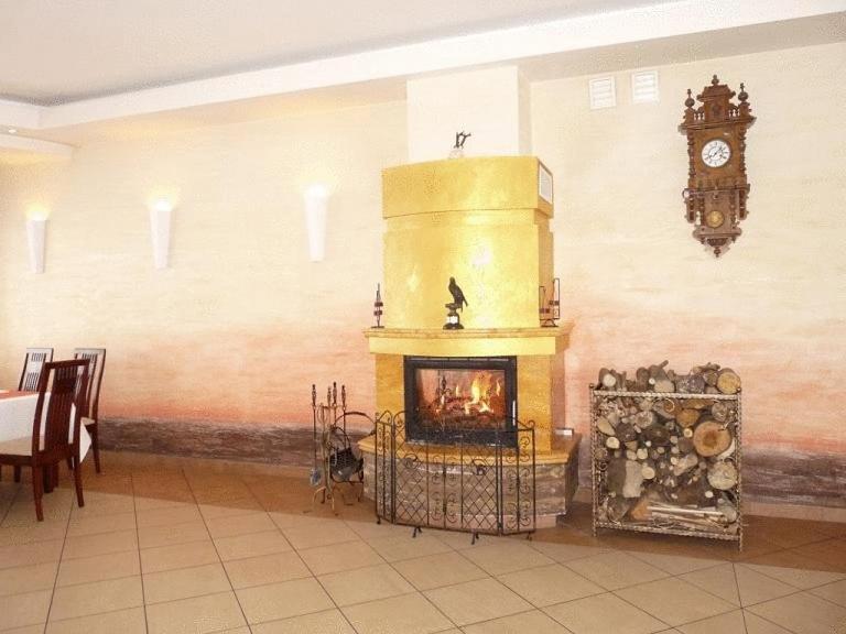 Zajazd Sokol Hotel Nienadowka ภายนอก รูปภาพ